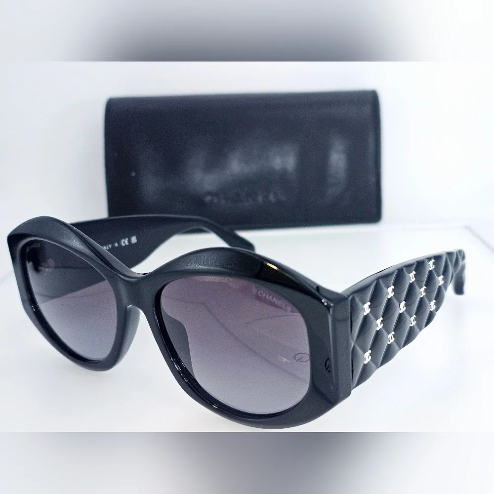 Luxe Style Oversized Sunglasses | Black | Quilted Arm Statement Frames - Picture 3 of 12